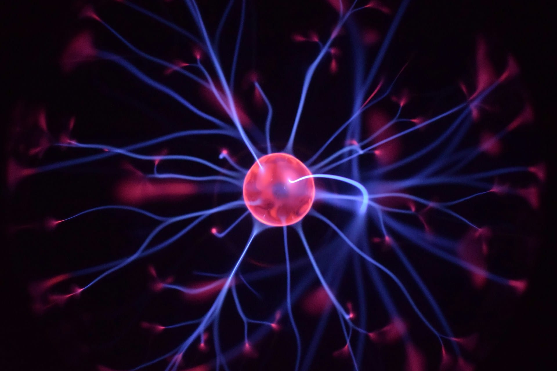 boule de plasma avec des connexions de type synaptiques